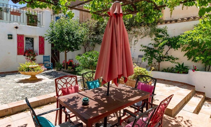 Niguelas Cottage | Charmante maison à Nigüelas avec patio et terrasse
