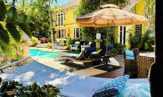 Navarro Maison | A private oasis with local charm.