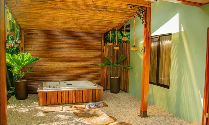 Monterrey Maison | Charming house with 1 bedroom and WiFi AC in brilliant Monterrey near La Fortuna