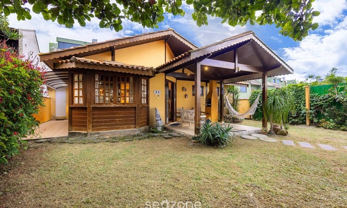 Barra Velha Appartement | Charming House With BBQ by the sea Mon0099