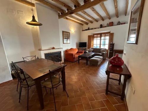 Alajar Maison | Charming house with mountain views in Alájar