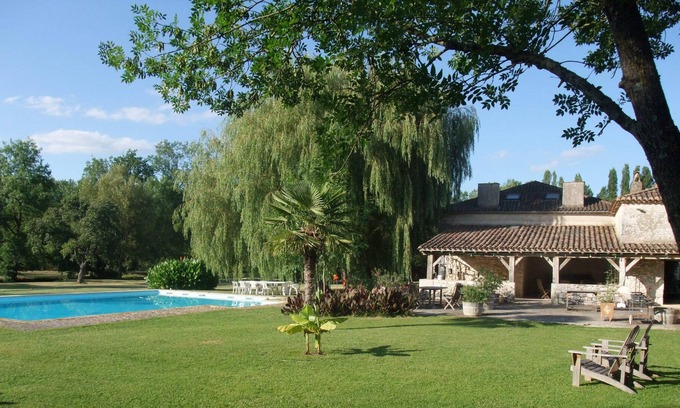 Villereal Maison | Demeure de charme avec piscine et SPA, étang, TRANQUILITE à 1km du village
