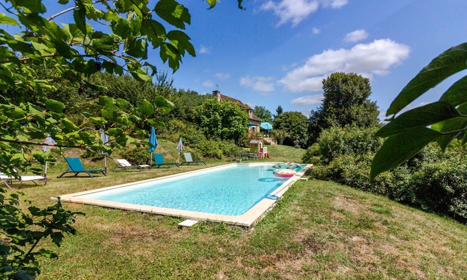 Anlhiac Maison | Charming House with Pool and Valley View in Anlhiac