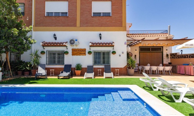 Durcal Villa | Charmante maison avec piscine, terrasse et WiFi