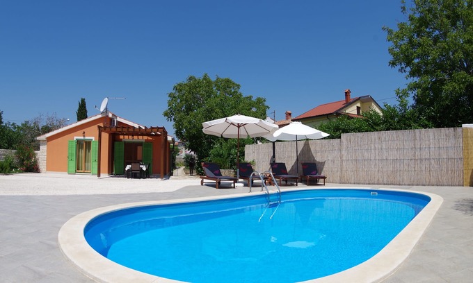 Vodnjan Maison | Charmante maison avec piscine privée dans le village Sveti Kirin