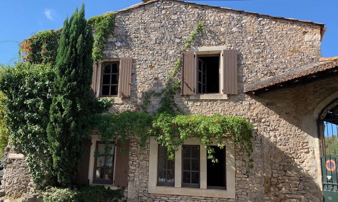 Dions Cottage | Maison de charme avec jardin de curé dans petit village entre Nîmes et Uzès