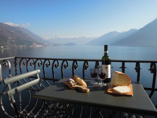Argegno Appartement | Charming house with private dock on Lake Como
