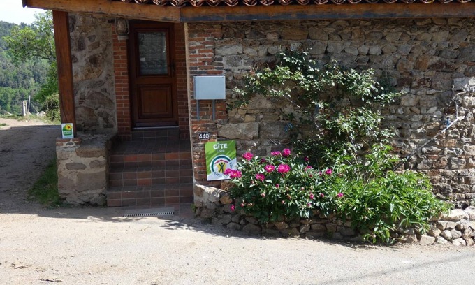Pralong Cottage | Charmante maison avec poêle et salon ombragé à Pralong