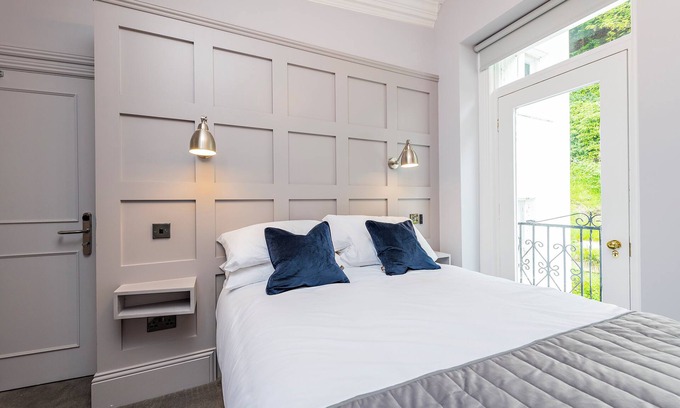 Howth Appartement | Charming Howth Marina Retreat