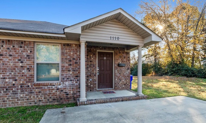 Conway Maison | Charming in Conway (3-Bedroom) by RedAwning