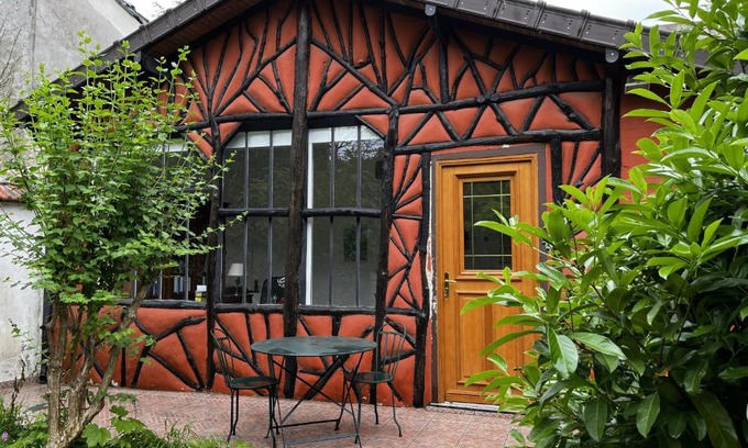 Le Parc Saint-Maur Appartement | Charming independent guest house - spacious studio with terrace and garden, 25 minutes from Paris
