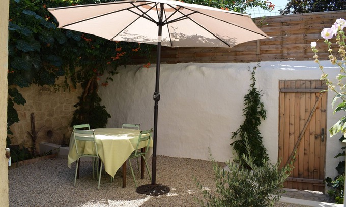 Montagnac Appartement | Charmant gîte de village indépendant avec jardin (proche de Pezenas)