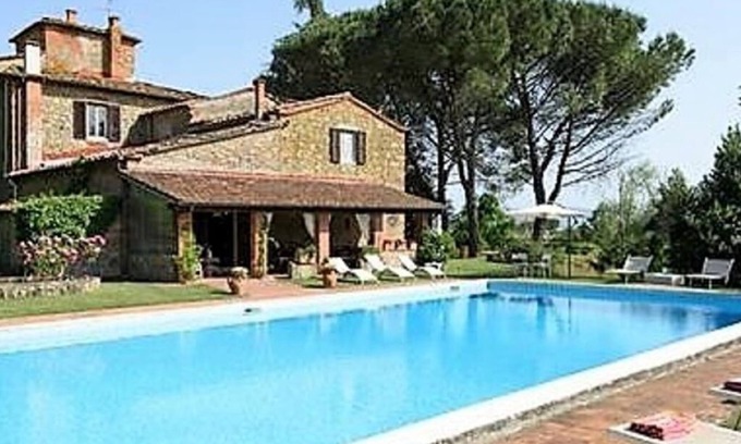 Terranuova Bracciolini Villa | Charmante ferme en pierre spacieuse en 1500 avec piscine privée