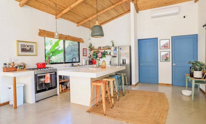 Manzanillo Maison | Charming Jungle 3-bedroom house with WiFi, AC in peaceful Manzanillo