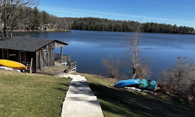 Guilford Maison | Charming lake house retreat, great for the whole family! 45 min to Cooperstown!