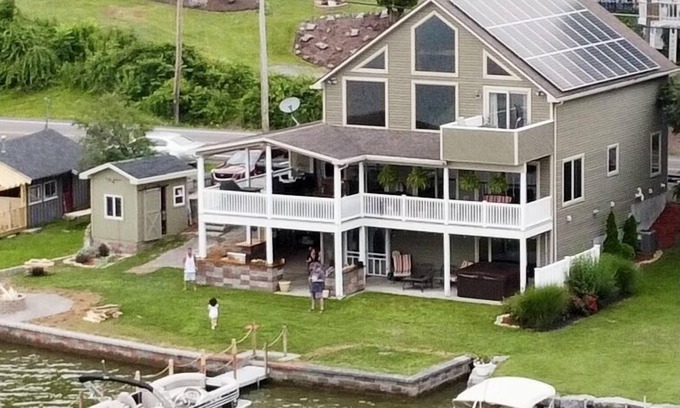 Marietta Maison | Charming lake side retreat great for family time or a romantic getaway!