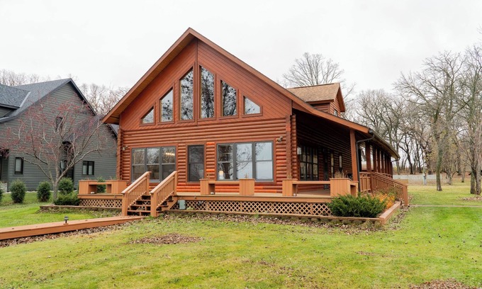 Battle Lake Maison | Charming Lakefront Cabin Ottertail Lake: Cozy, Family-Friendly, Near Battle Lake