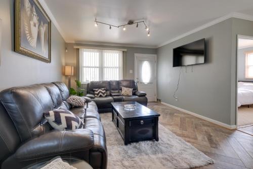 Landover Maison | Charming Landover Home with Yard about 10 Mi to DC!