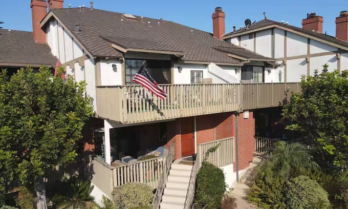 South Redondo Copropriété | Charming large 3-bedroom condo in lovely Redondo Beach