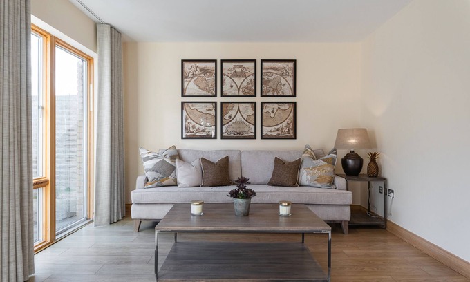 Carrickmines Maison | Charming Leopardstown Townhouse