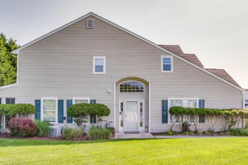 Lewes Maison | Charming Lewes Townhome with Sunroom 5 Mi to Beach!