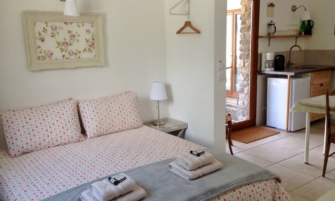 Chorges Appartement | Studio Chez Mary, charmant petit gîte idéal pour un couple ou une petite famille