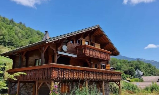 Marthod Chalet De Ski | Ravissant chalet en madrier