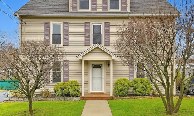Mamaroneck Maison | Charming Mamaroneck | 3BR, 3BA, 22 Mi to Manhattan