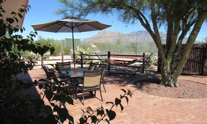 Casas Adobes Maison | 2 BD / 1BA Guest House On 8 Acre Estate W / Private Pool, Tennis & Pickleball (NW)