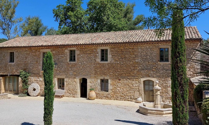Euzet-les-Bains Autre | UZES Moulin Grisel XVIIIè rénové 8-14 pers 4 SDB 6 chbres , piscine cover,clim