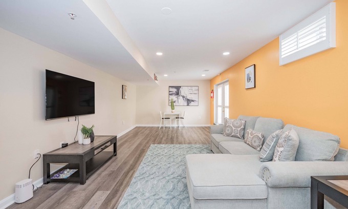 Montpelier Appartement | Charming Modern 2-bedroom apartment near DC with free parking