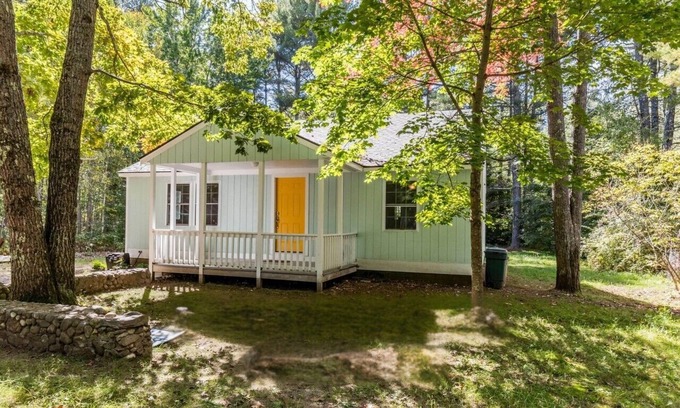 Lyman Maison | Charming, modern 2-bedroom home steps from public beach on Kennebunk Pond.