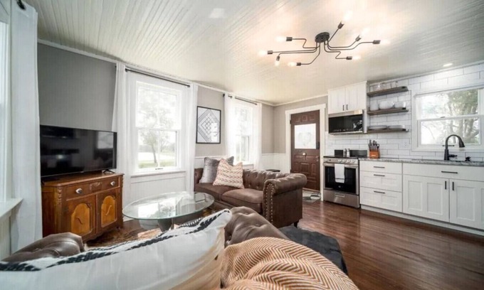 Pella Maison | Charming, modern and cozy retreat on the bike path