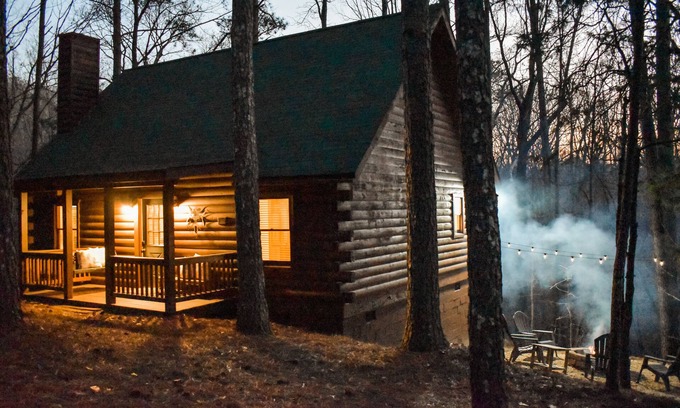 Pine Mountain Cabine | Charming Modern Log Cabin Near FDR State Park & Callaway Gardens