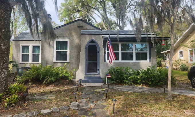 Mount Dora Maison | Charming Mt Dora 2 Bedroom House - 1 mile from Historic Downtown!