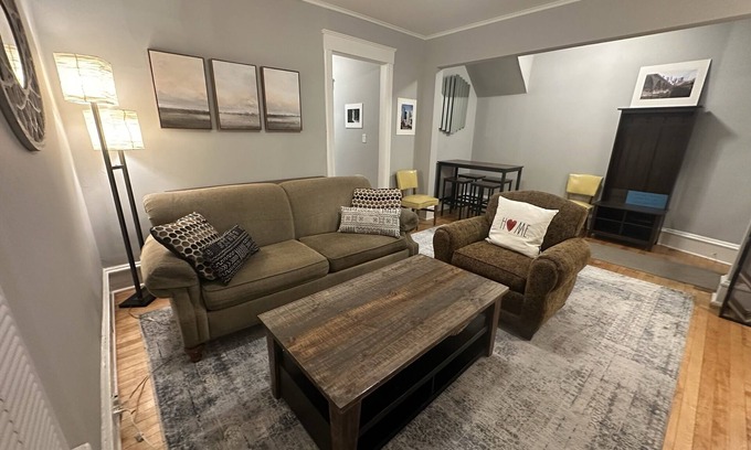 St. Anthony West Maison | Charming NE Minneapolis Home