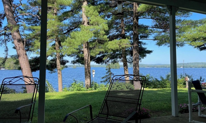Strafford Cottage | Charming New England 4bd Family Lake House w/ Yard, Patio, Docks and Views