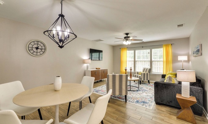 North Charleston Maison | Charming North Charleston Townhome - Pets Welcome!