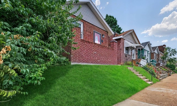 Tower Grove South Maison | Charming Oasis, Centralized & Walkable