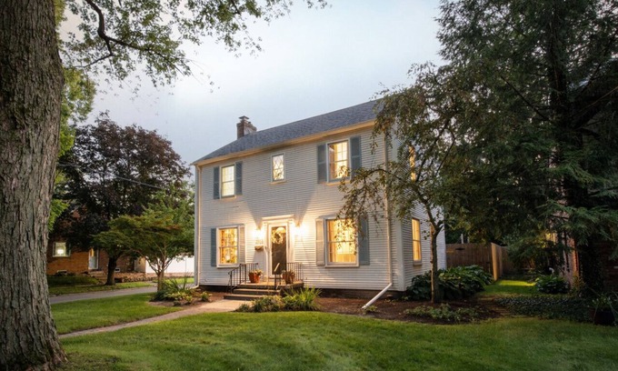Ottawa Appartement | Charming Old Orchard home with fenced yard