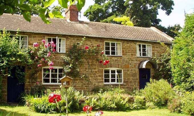 Whichford Cottage | Charming old world cottage on fringe of Cotswolds
