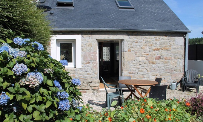 Saint-Evarzec Maison | Charmant penty, gite classé 3*, jardin arboré clos
