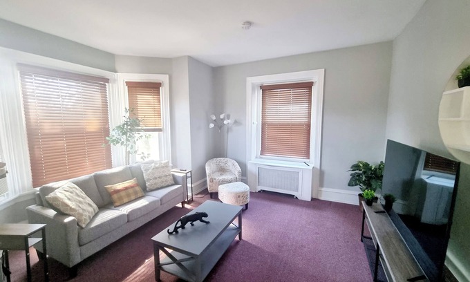 Elkins Park Appartement | Charming place to call home Monthly Discount
