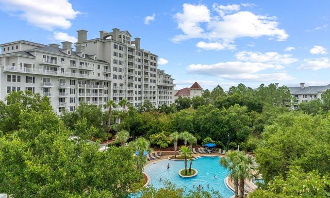 Baytowne Wharf Copropriété | Charming Pool View Studio Located in Bahia!Walk to Village/Pool/Tram to Beach