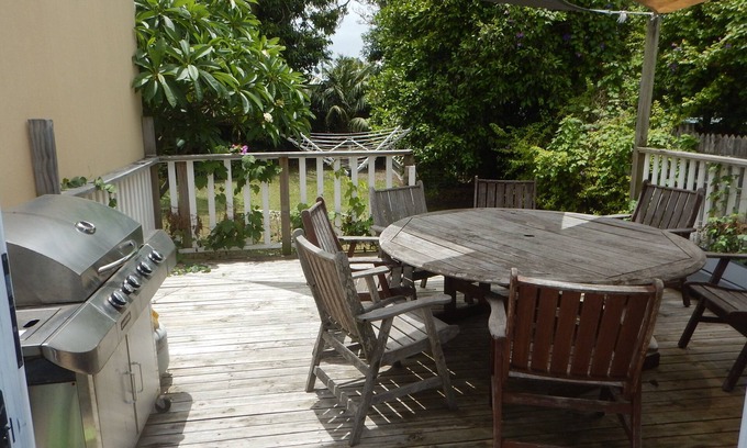 Wynnum Maison | Charming, Private 3-Bedroom Cottage By The Bay