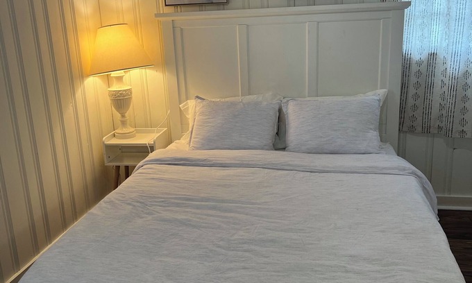 Hardwick Maison | Charming Private Bedroom with WiFi, AC in awesome Milledgeville