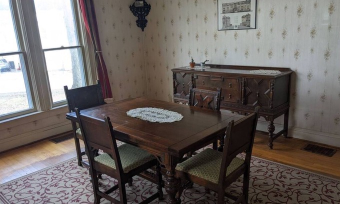 West Eaton Maison | Charming Queen Anne near Colgate University