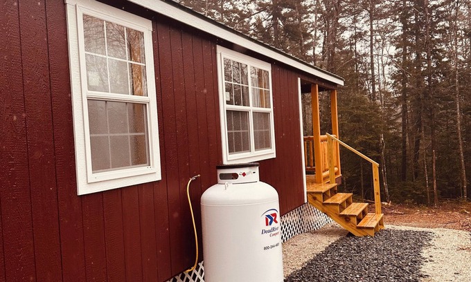 Surry Cabine | Charming Red Surry Cabin close to Acadia National Park and Bar Harbor