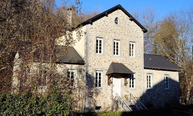 Rebenacq Maison | Charming renovated stone house, 20 minutes from Pau (in the Ossau Valley).