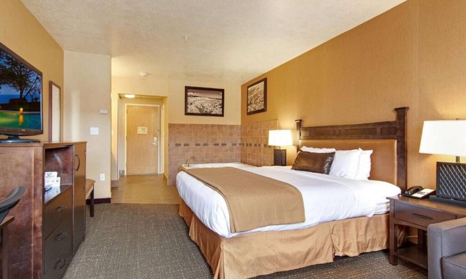 Bryce Canyon Hôtel | Charming Retreat amidst Nature! Free Breakfast. Indoor Pool, Free Parking!